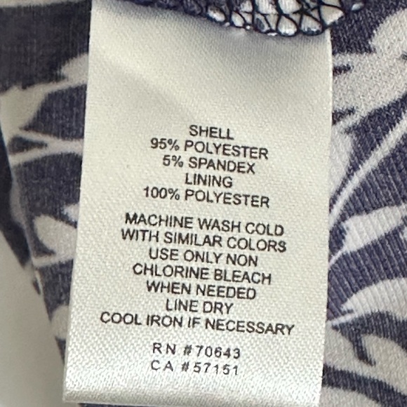 Jessica H sz 6 dress in a blue  and white print. Midi length. The top is.lined - Picture 13 of 13